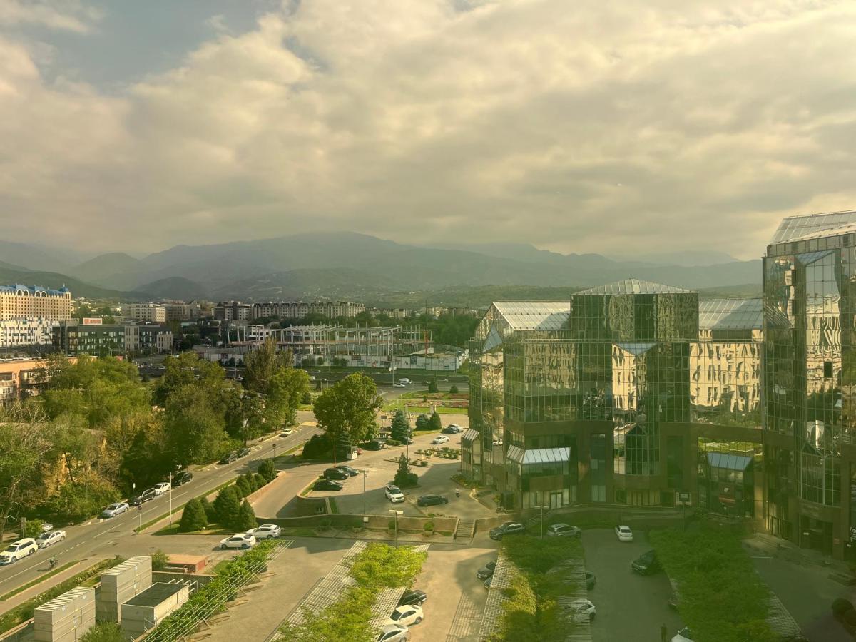 2-х комнатная с видом на горы в жк нурлы тау * Almaty
