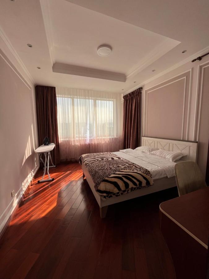 2-х комнатная с видом на горы в жк нурлы тау Apartment Almaty