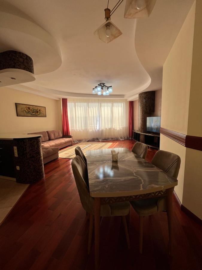 Apartment 2-х комнатная с видом на горы в жк нурлы тау Almaty
